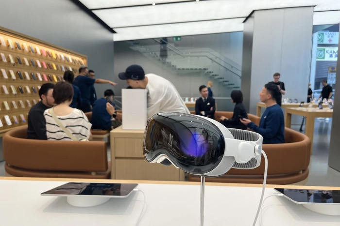 Một cửa hàng Apple Store tại Hồng Kông trong ngày ra mắt Vision Pro