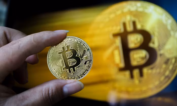 9 ngày trước thềm sự kiện Halving, giá Bitcoin "bay" lên trên mốc 70.000 USD