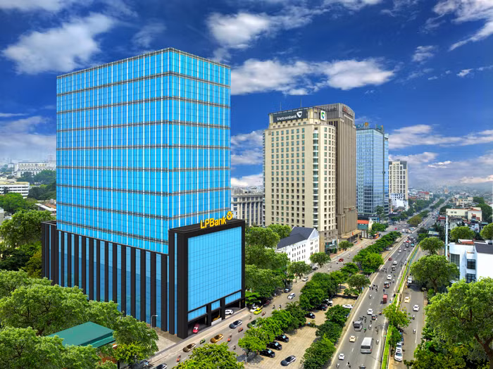 Trụ sở chính LPBank 210 Trần Quang Khải và 17 Tông Đản, phường Tràng Tiền, quận Hoàn Kiếm, thành phố Hà Nội