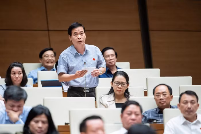 Đại biểu Quốc hội Nguyễn Mạnh Cường (Quảng Bình) cho rằng tiến trình cổ phần hóa, thoái vốn nhà nước tại doanh nghiệp rất chậm