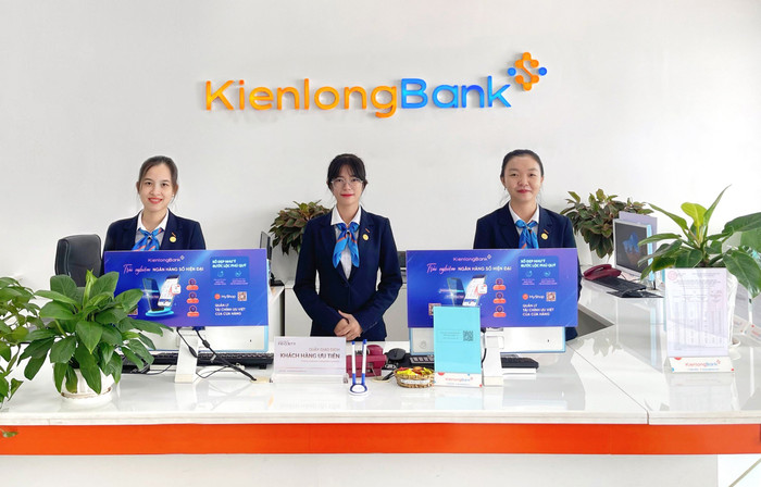 Nữ giao dịch viên KienlongBank kịp thời ngăn chặn khách hàng chuyển tiền cho đối tượng lừa đảo