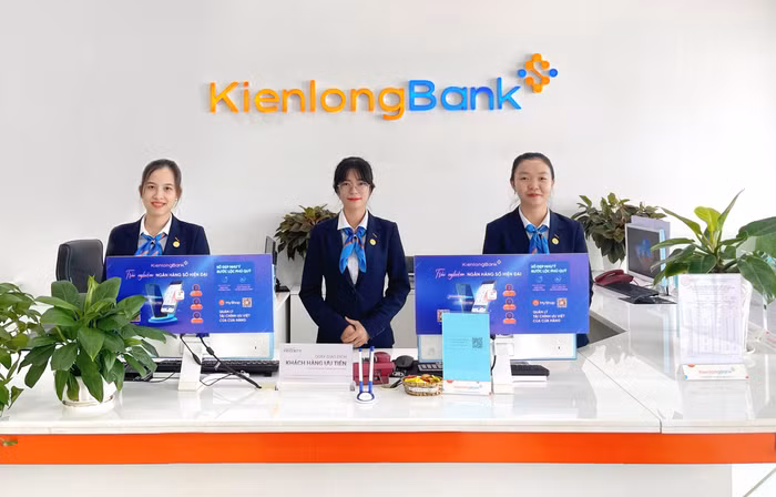 Nữ giao dịch viên KienlongBank kịp thời ngăn chặn khách hàng chuyển tiền cho đối tượng lừa đảo