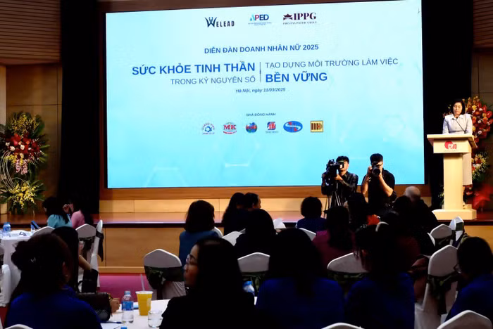 Toàn cảnh Diễn đàn Doanh nhân nữ 2025