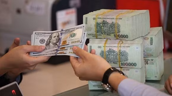 Hơn 10,3 triệu tỷ đồng tiền gửi dân cư chảy vào ngân hàng