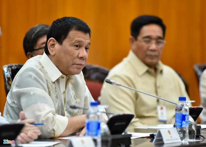 Đây là chuyến thăm chính thức Việt Nam đầu tiên và là chuyến công du nước ngoài lần thứ tư của Tổng thống Rodrigo Duterte kể từ khi nhậm chức hồi cuối tháng 6.