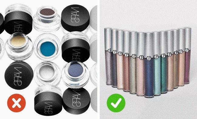 Chọn phấn mắt đúng: Mùa hè làm phấn mắt dạng kem bị đông cứng lại thành cục nhỏ trên mí mắt, gây xấu xí cho khuôn mặt. Để tránh vấn đề này, bạn nên sử dụng phấn mắt dạng lỏng vì chúng nhanh chóng được hấp thụ vào da và bền lâu trong thời gian dài mà không bị nhòe.
