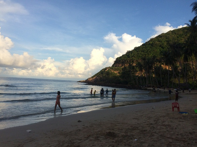 Hoàng hôn trên bãi biển.