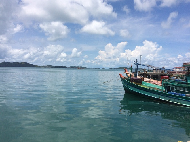 Nam Du cách thành phố Rạch Giá khoảng 65 hải lý (khoảng 100 km). Nếu đi bằng tàu cao tốc, du khách mất khoảng 2 tiếng để đến Củ Tron (xã đảo An Sơn).