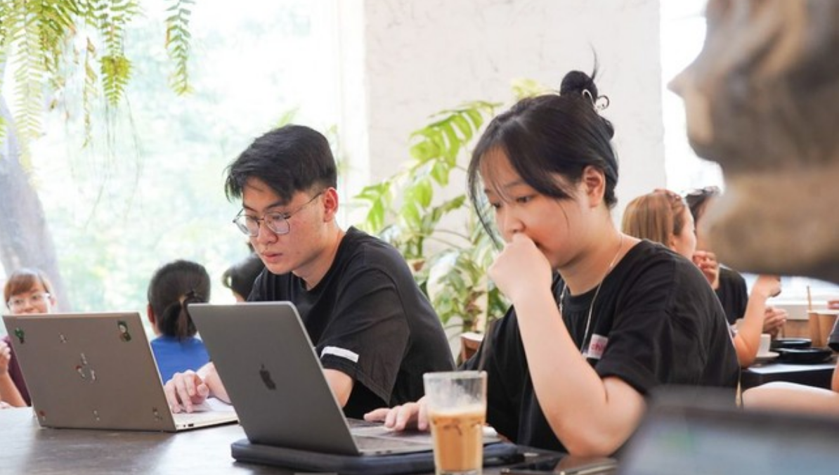 90% doanh nghiệp Việt phải đối mặt với rủi ro bảo mật gia tăng trong các mô hình làm việc kết hợp, khi nhân viên truy cập mạng từ các thiết bị không được quản lý anh-chup-man-hinh-2025-05-08-luc-71645-ch.png