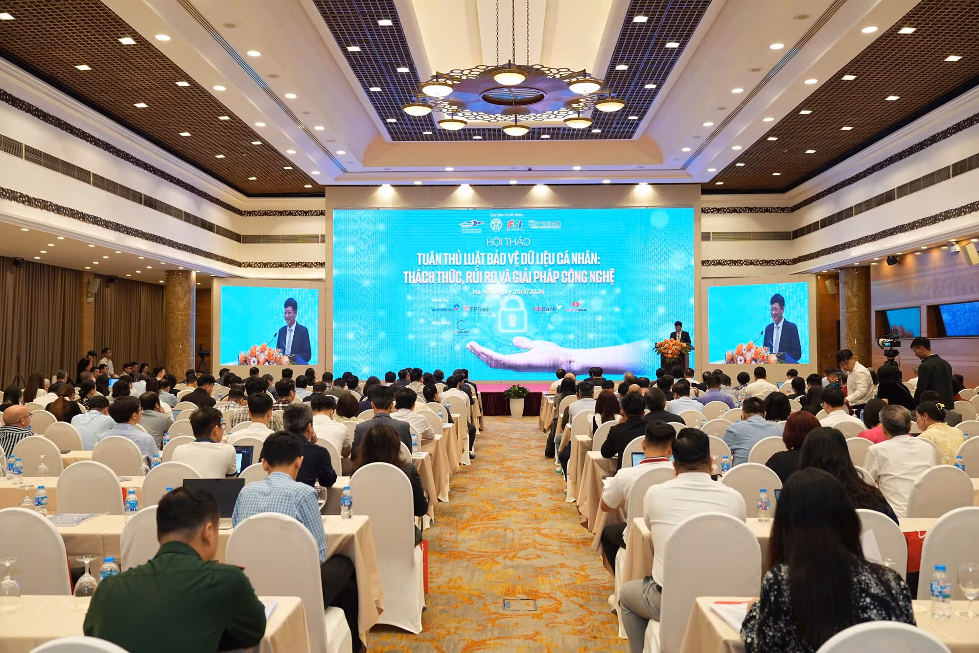 tuan-thu-luat-bao-ve-du-lieu-ca-nhan-thach-thuc-rui-ro-va-giai-phap-cong-nghe.jpg