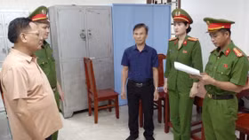 Cơ quan Cảnh sát điều tra Công an tỉnh Thanh Hoá thi hành Lệnh bắt ông Cao Tiến Đoan