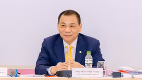 Tỷ phú Phạm Nhật Vượng: Chúng tôi sẽ làm xe điện xanh từ đầu đến cuối