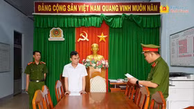 Cơ quan Cảnh sát điều tra đọc lệnh bắt tạm giam Phạm Thanh Tùng