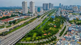 Doanh nghiệp bất động sản "oằn mình" gánh tiền sử dụng đất