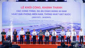 Bước đột phá vể hạ tầng: Hàng loạt dự án cao tốc, đại đô thị được khởi công, khánh thành