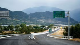 Một đoạn cao tốc Nha Trang - Cam Lâm