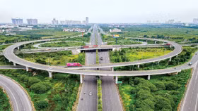 Giao thông vận tải là một bộ phận quan trọng trong kết cấu hạ tầng kinh tế - xã hội,