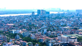 Bất động sản Hà Nội bùng nổ nhu cầu ở thật, TP.HCM tăng tốc nhờ hạ tầng