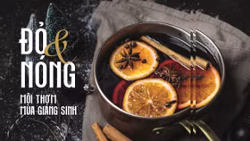 Đỏ & nóng môi thơm mùi giáng sinh