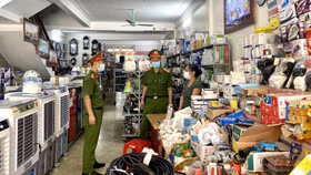 Nhà ở sử dụng vào mục đích kinh doanh hàng hóa nguy hiểm về cháy, nổ phải bảo đảm các điều kiện an toàn phòng cháy