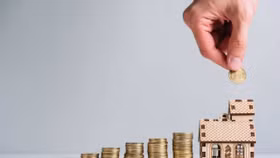 Nguy cơ “vỡ bong bóng” khi dòng tiền rẻ ồ ạt đổ vào bất động sản