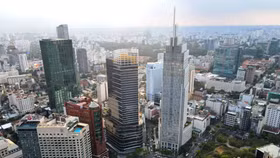 Đường giao thông phục vụ chữa cháy chung cư mini TP.HCM phải đáp ứng chiều rộng mặt đường thông thủy không nhỏ hơn 3,5m; chiều cao thông thủy không nhỏ hơn 4,5m