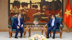 Thủ tướng Phạm Minh Chính đã tiếp ông Charles James Boyd Bowman, Tổng Giám đốc dự án của Tập đoàn Trump Organization