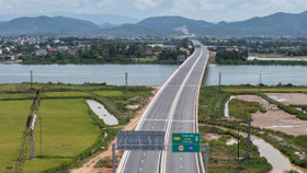 Một đoạn cao tốc Vũng Áng - Bùng