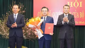 Bộ trưởng Bộ Xây dựng Nguyễn Thanh Nghị nhận nhiệm vụ mới