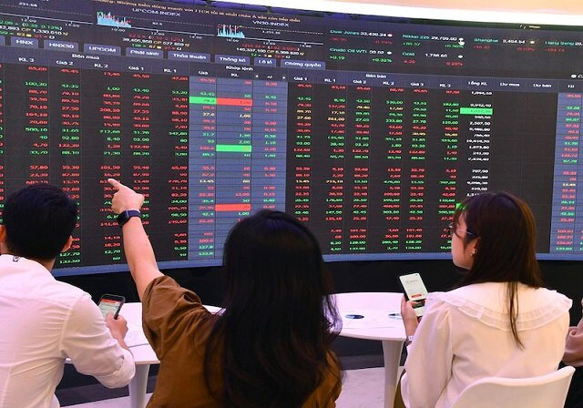 Thị trường chứng khoán lấy lại nhịp tăng, mở ra cơ hội lướt sóng ngắn hạn