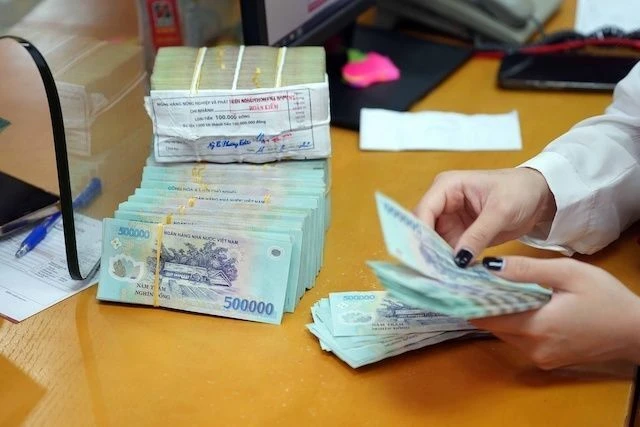 Các ngân hàng thương mại rầm rộ công bố lãi suất cho vay bình quân, mức thấp nhất là 6,3%/năm