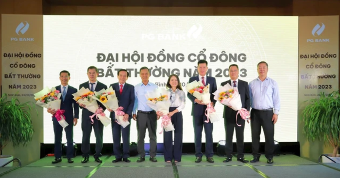 Sau khi bóng dáng Thành Công xuất hiện, PG Bank thay máu loạt nhân sự cấp cao, muốn đổi tên, chuyển trụ sở mới