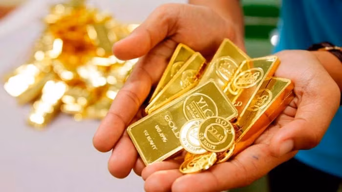 Giá vàng tăng mạnh, chênh mua bán còn 2 triệu đồng/lượng 