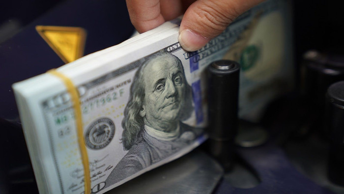 Tỷ giá hôm nay 24/10: Giá USD ngân hàng đi ngang, thị trường tự do tăng mạnh