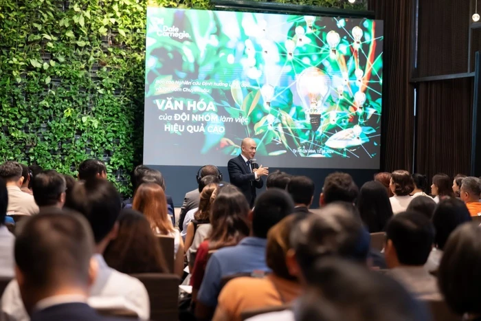 Để xây dựng các đội nhóm hiệu quả cao đòi hỏi nỗ lực liên tục từ các nhà lãnh đạo, quản lý và từng thành viên trong nhóm