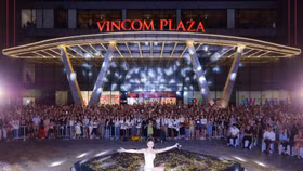 Vincom Retail là thương hiệu thuộc hệ sinh thái Vingroup, hiện đang quản lý và vận hành 87 TTTM, có mặt tại 47 tỉnh thành, dẫn đầu tại thị trường bán lẻ Việt Nam về mạng lưới và độ phủ hơn 1,83 triệu m2 mặt sàn cho thuê