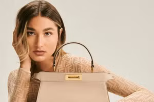 Sasha Meneguel trở thành đại sứ Fendi Brasil đầu tiên