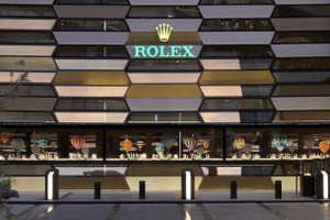 Có gì bên trong cửa hàng đồng hồ Rolex lớn nhất thế giới