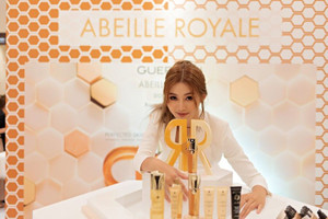 Guerlain cho ra mắt sản phẩm mới Abeille Royale Double R Serum