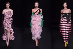 Valentino Haute Couture Xuân Hè 2023 vũ trụ may đo thủ công cao cấp
