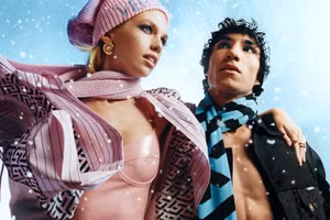 Chào đón mùa lễ hội đậm chất Versace Holiday