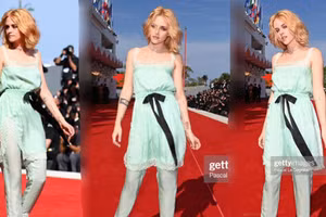 Kristen Stewart khiến công chúng vỡ òa vì makeup mặc dù mặc "đồ ngủ" lên thảm đỏ