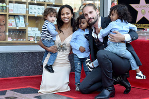 Diễn viên Zoe Saldana “nữ hoàng phòng vé” da màu độc nhất Hollywood