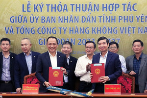 Vietnam Airlines hợp tác với tỉnh Phú Yên xúc tiến đầu tư, thương mại, du lịch, hàng không