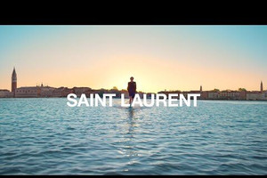 Saint Laurent- Men's spring/ summeer 2022: Chuyến du hành đến tương lai