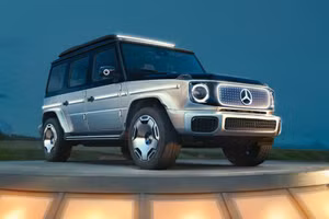 Mercedes Benz tham gia cuộc đua ô tô điện: Mercedes EQ "đẹp dịu dàng và thêm chói lóa"