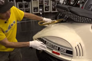 Hàng độc cho đại gia VESPA 946 Christian Dior - Xe tay ga đắt nhất Việt Nam, giá gần 1 tỷ đồng.