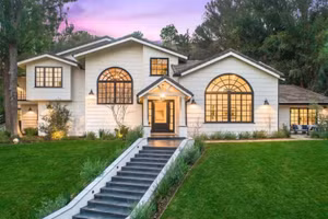 Miley Cyrus rao bán biệt thự 7,2 triệu USD ở Hidden Hills