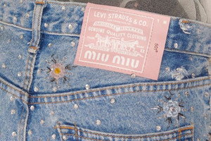 Miu Miu x Levi's - sự kết hợp “đáng yêu” nhất trong mùa hè 2021