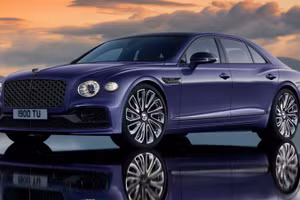 Bentley Flying Spur Mulliner sang trọng hơn với gói trang bị Blackline